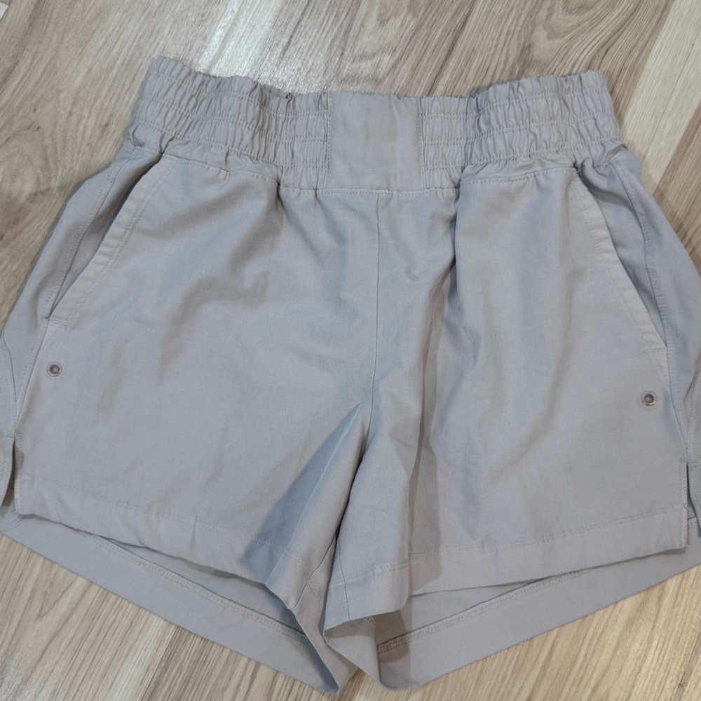 Old Navy Women's Light Gray Athletic Shorts